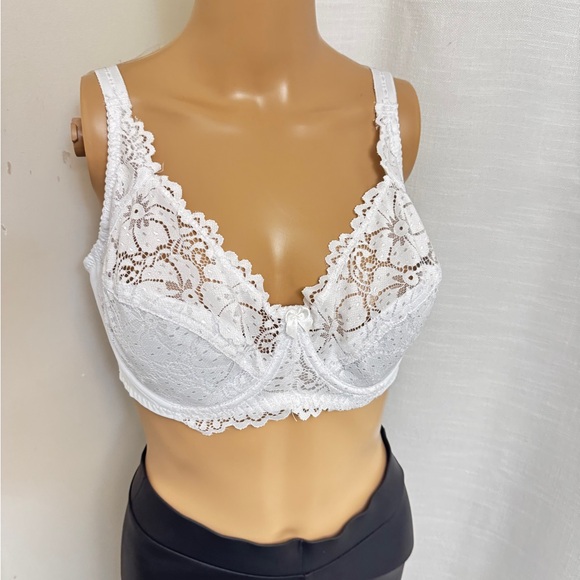 36 E Elegant White Lace Bra 36 DD Equivalent - Picture 3 of 10